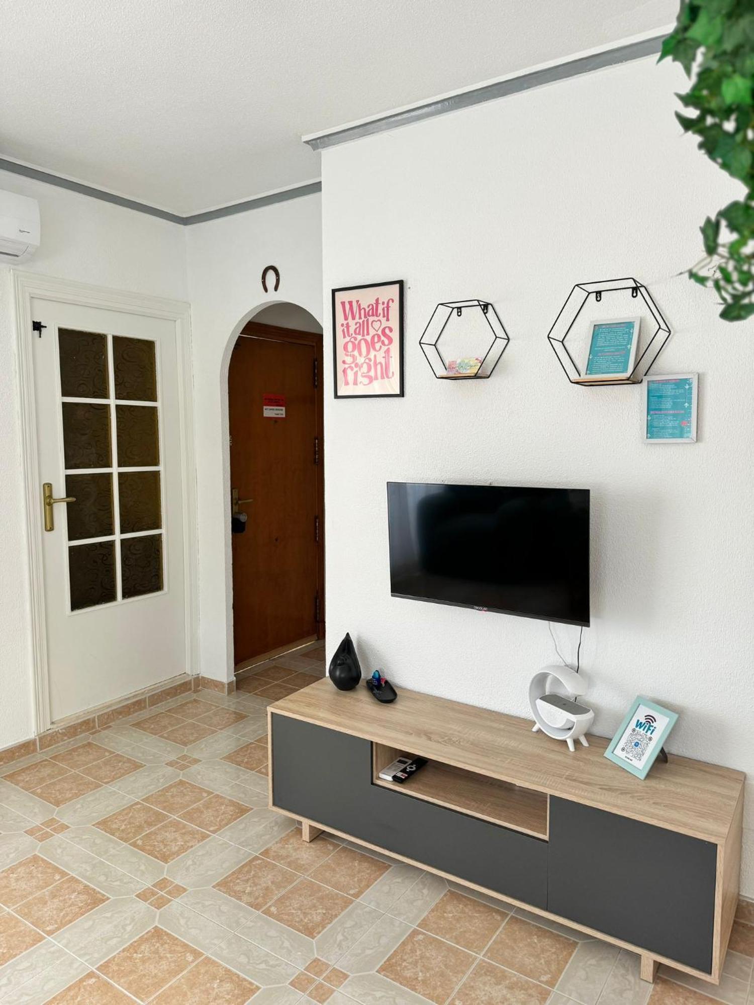 Carmina Apartment, Disfruta Del Sol Y Del Relax! Torrevieja Kültér fotó